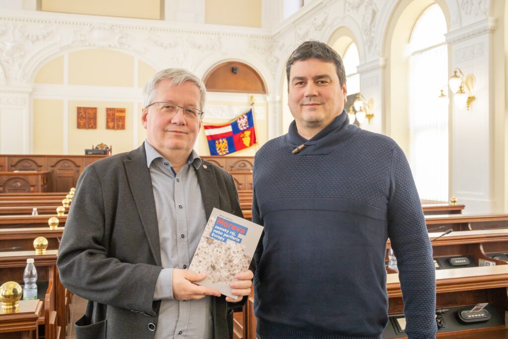 VIDEO: Podpora na Jihomoravském kraji. Krajský zastupitel podepsal petici za obnovu Moravy